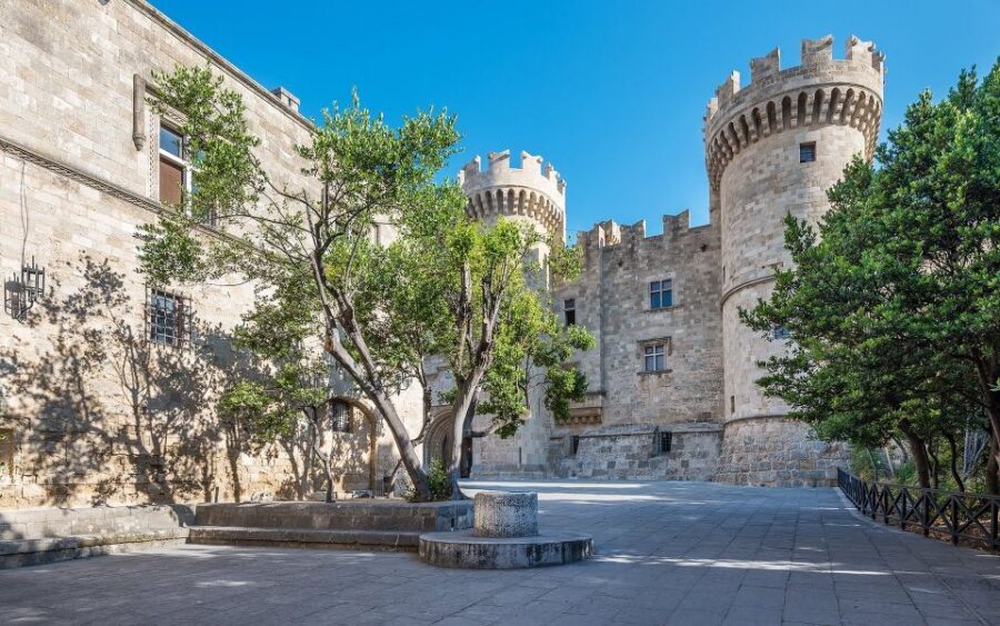 Rhodes: Old Town Walking Tour with Guide - Archeological Museum and Palace Fortifications: learn to read the stone