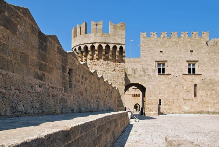Rhodes: Palace of Grand Master Ticket & Rhodes SG audio tour - What the visit feels like once you’re inside