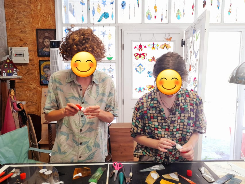 Rhodes: Stained glass workshop - Choosing a pattern with up to 10 pieces