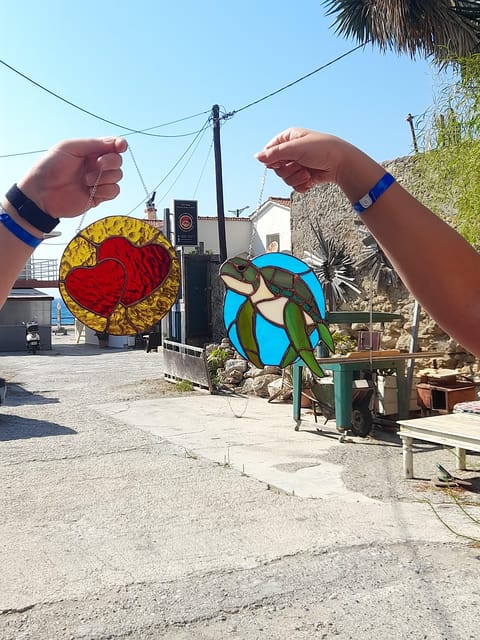 Rhodes: Stained glass workshop - Grinding the edges for a clean fit