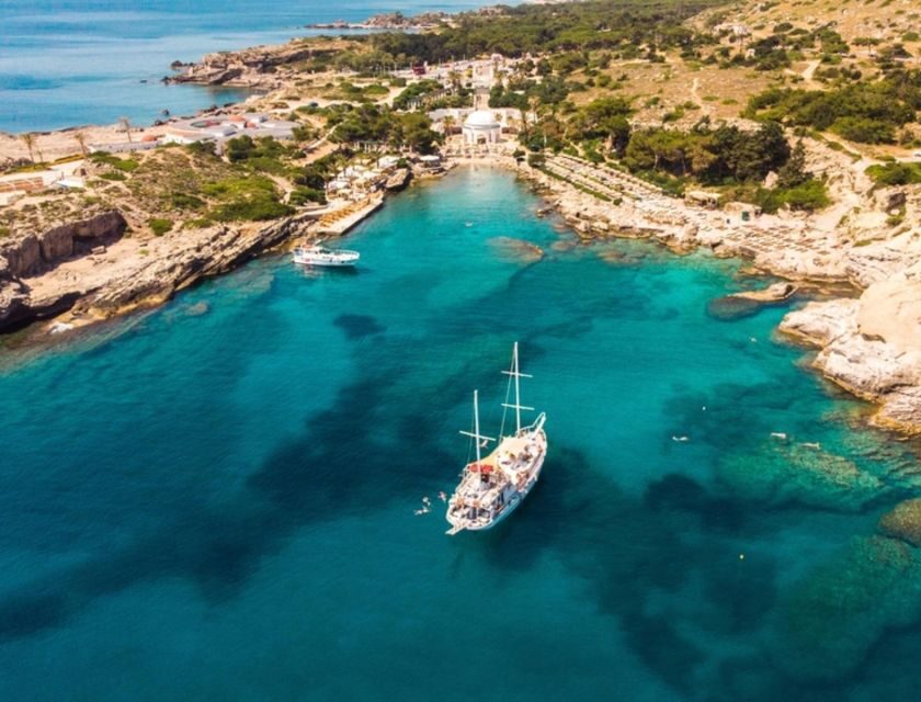 Rhodes: Sunset Cruise with Open Bar, Dinner, & Live Music - Romantika’s Small-Group Feel and Assigned Seats