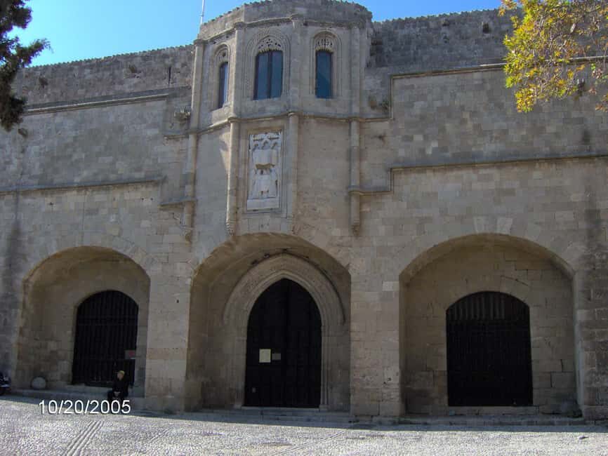 Rhodes Town: Private Walking Tour with a Licensed Guide - Following in the footsteps of thinkers (philosophers, astronomers, inventors)