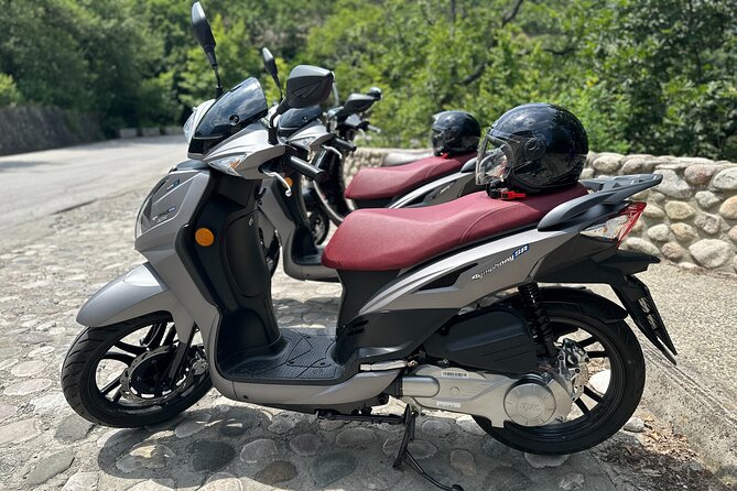 Ride On The Rocks Meteora | Scooter and E-bike Rentals - Riding toward the Meteora monasteries