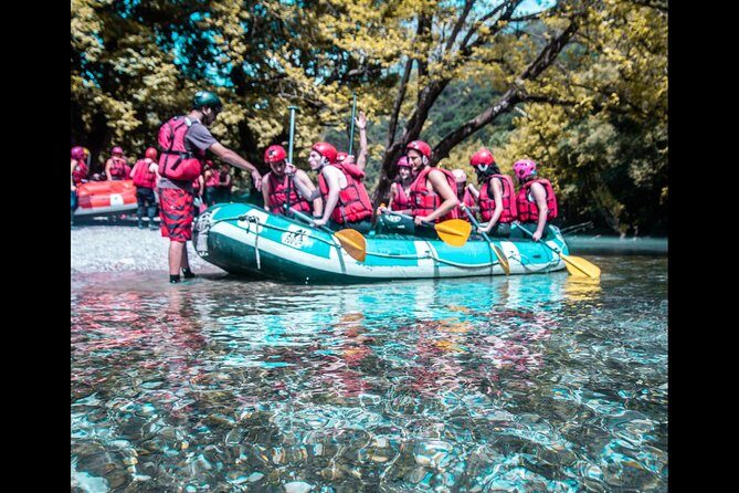 River rafting at Voidomatis River !! Zagori area - The guide factor: why small crews make a noticeable difference