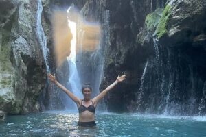 River Trekking at Kourtaliotiko Gorge Waterfalls to Preveli Beach - The waterfall start: what actually happens at Kourtaliotiko