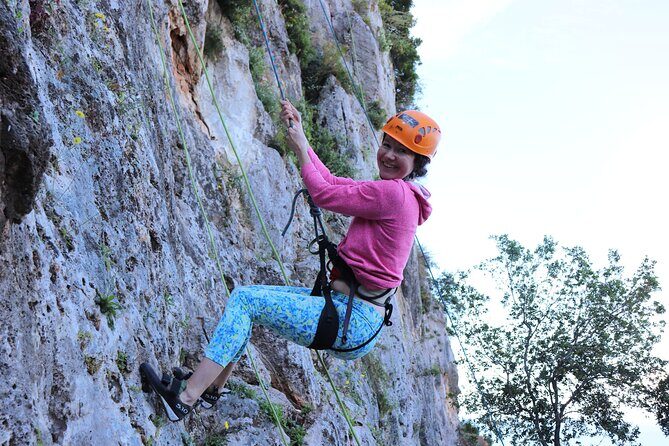 Rock Climbing at Kardamili- West Mani - Logistics and comfort: how this stays easy for a half-day