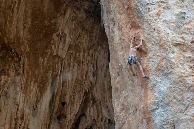 Rock Climbing Course - Why the small group matters on real rock