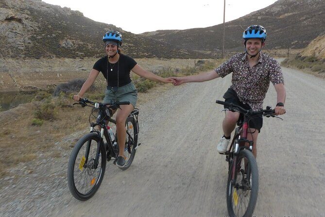 Romantic Cycling Tour with Private Picnic at the beach - The Night Ride Back With Lights: Comfort and Safety in the Dark