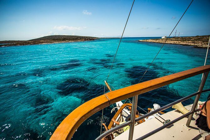 Round of Antiparos & Despotiko with Traditional Boat - Meraki vs Maria: meal choices and the “included lunch” advantage