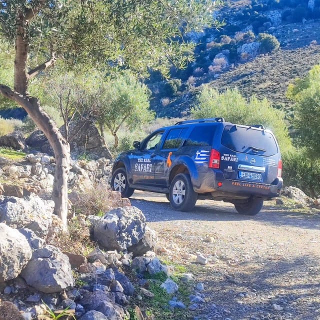Safari: Juhtas mount,raki and wine distillery,explore crete - Key points at a glance