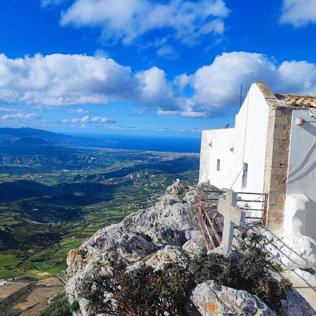 Safari: Juhtas mount,raki and wine distillery,explore crete - Mount Juktas: the day’s best views and mythology