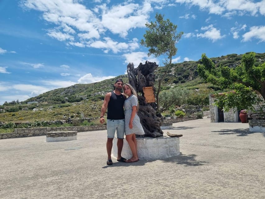 Safari: Juhtas mount,raki and wine distillery,explore crete - Skotino Cave: an atmospheric first stop