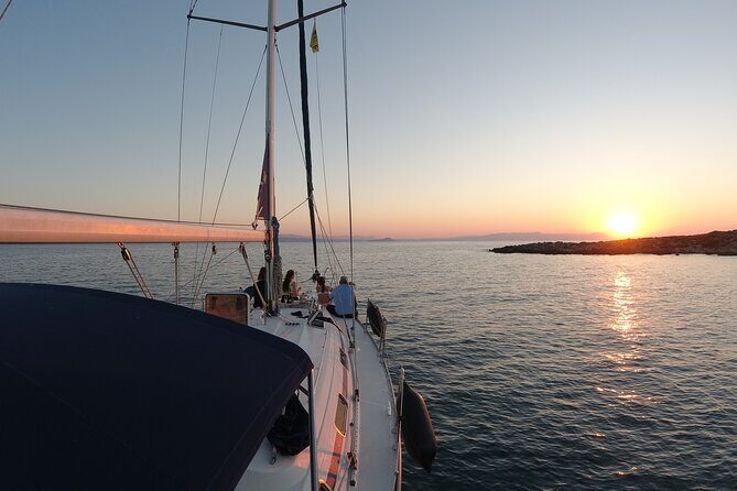Sailing Cruises Chania - Food and open bar: Cretan snacks, dishes, and lunch