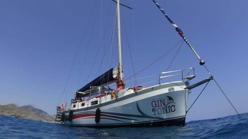 Sailing tour around Lindos with food and drinks - Prosecco, Beer, Wine, and Soda: How the Drinks Fit the Day