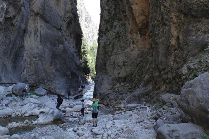 Samaria Gorge Trek: Full-Day Excursion from Rethymno with Guide - Key Things That Make This Samaria Gorge Day Trip Work