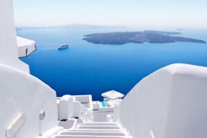 SANTORINI 1 day Guided Excursion with HIGHSPEED from CRETE - The highspeed boat: quick, efficient, and not always calm