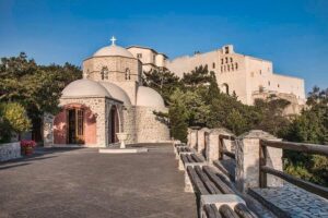 Santorini 4-Hour Private Tour including Wine Tasting, Shore Excursion - Oia Stroll and the Blue-Dome Viewpoints That Define the Island