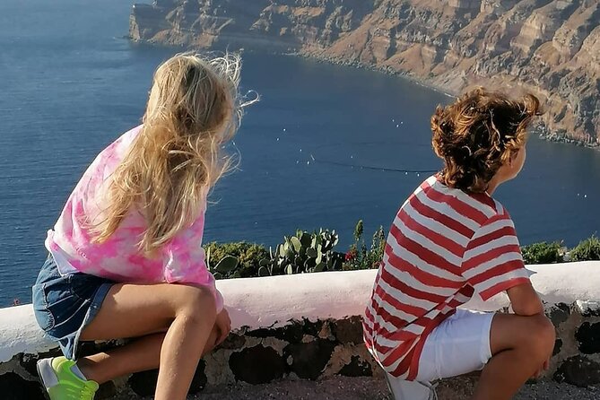 Santorini 4 hours Private Tour : Visit all the hotspots - Pyrgos in five minutes: a tiny pause with a high viewpoint