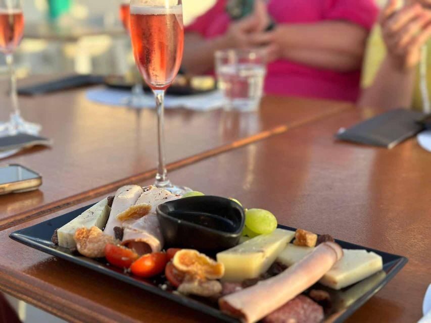 Santorini: 5-Hour Private Wine Tour - Guides make the difference: sommelier energy and a relaxed pace