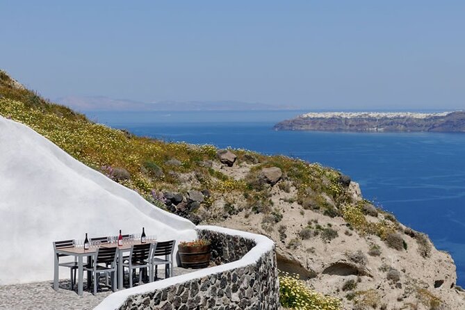 Santorini 6 hours Day tour and Lunch - Kamari Beach and a Greek Tavern Lunch