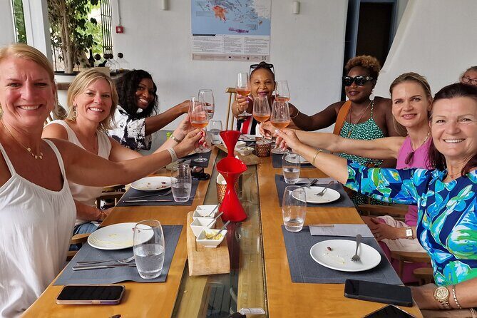 Santorini: 6hr Private Tour with Olive Oil, Beer or Wine Tasting - Entering Santorini from Fira: why the start point matters