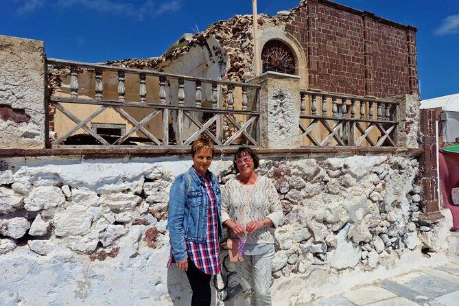 Santorini: 6hr Private Tour with Olive Oil, Beer or Wine Tasting - Firostefani: the quick blue-domed photo moment