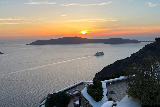 Santorini Airport Private Transfer - Finding George outside the arrivals terminal