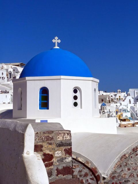 Santorini: Akrotiri Excavation, Megalochori, & Beaches Tour - Red Beach and Akrotiri Bay free time: color, photos, and a smarter lunch strategy