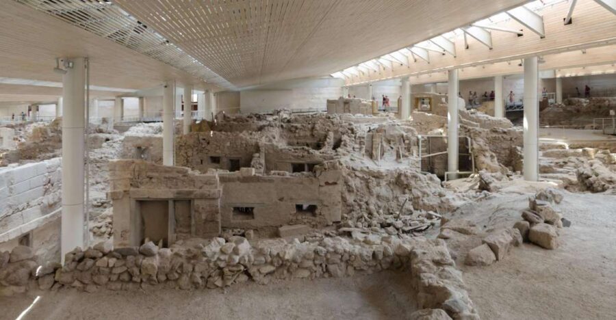 Santorini: Akrotiri Prehistoric City Guided Walking Tour - Meeting point and tickets: the small details that can save your morning