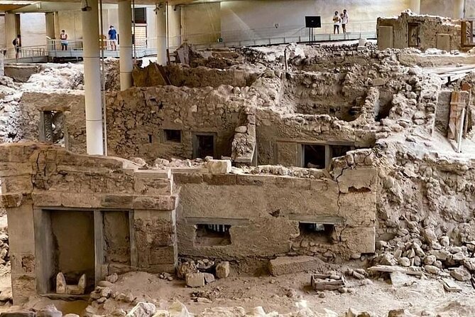 Santorini , Akrotiri tour by a licensed guide - The eruption that sealed Akrotiri in ash