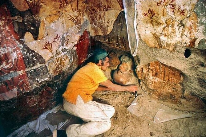 Santorini , Akrotiri tour by a licensed guide - Who will enjoy this Akrotiri tour most