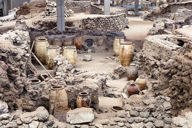 Santorini , Akrotiri tour by a licensed guide - Kitchens, toilets, and an ancient drainage system