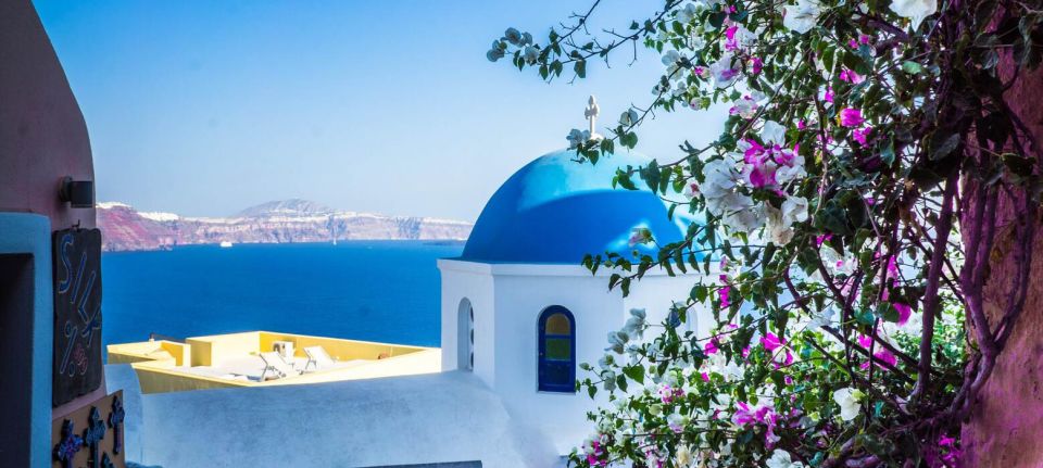 Santorini: Best Of Santorini Private Tour with a Local Guide - Starting in Oia with the famous caldera views
