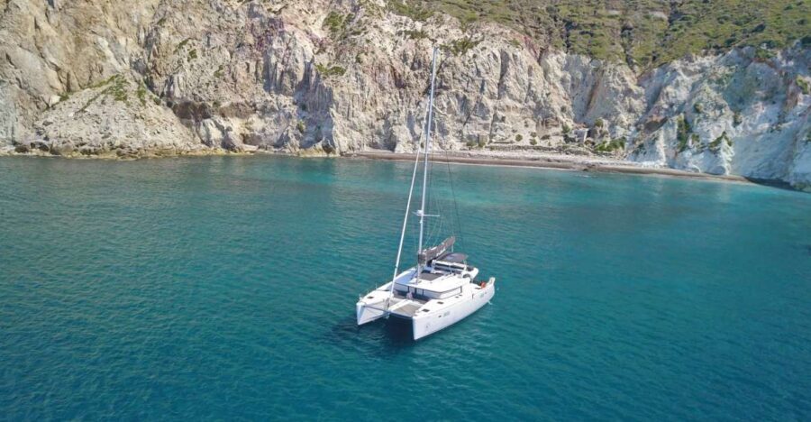 Santorini: Caldera Luxury Catamaran Cruise w/ Meal & Drinks - Nea Kameni Hot Springs: Sulfur Water Without the Guesswork