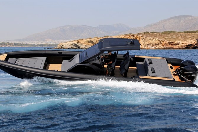Santorini Caldera: Private Cruise with Speed Boat & Open Bar - What the open bar and included extras really mean