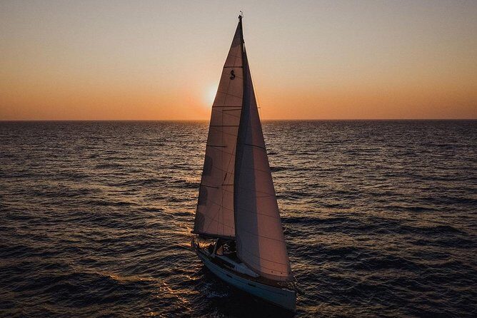 Santorini Caldera Private Sailing Boat Cruise - Food and open bar: why the meal is part of the experience