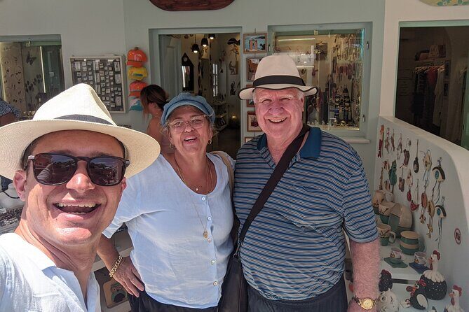 Santorini Classic Highlights and Sightseeing Private Tour - Pickup and meeting: how to set yourself up for a smooth start
