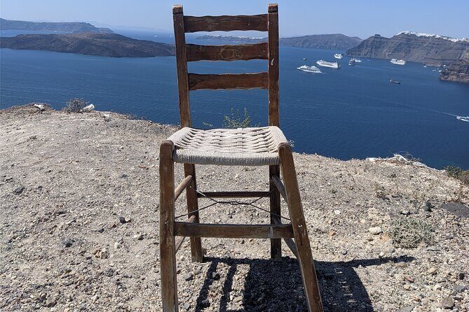 Santorini Classic Highlights and Sightseeing Private Tour - Oia first: Platsani, Three Blue Domes, Castelli, and windmills