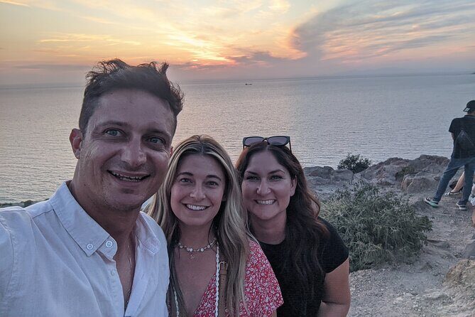 Santorini Classic Highlights and Sightseeing Private Tour - Akrotiri area and Red Beach: prehistoric site, then lighthouse photos