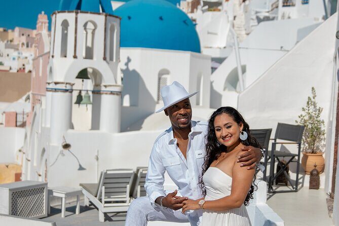 Santorini couple photoshoot with 50 edited photos! - Where You Meet and How Long It Takes