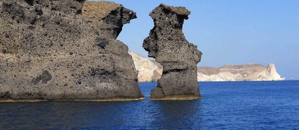 Santorini:Cruises with Catamaran around the Volcanic Island. - Why this catamaran cruise works well in Santorini