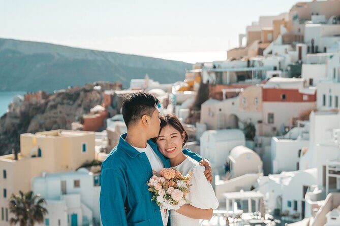 Santorini: Customized Private Photoshoot Walk in Oia - What to Bring and What to Wear (So Photos Look Better)