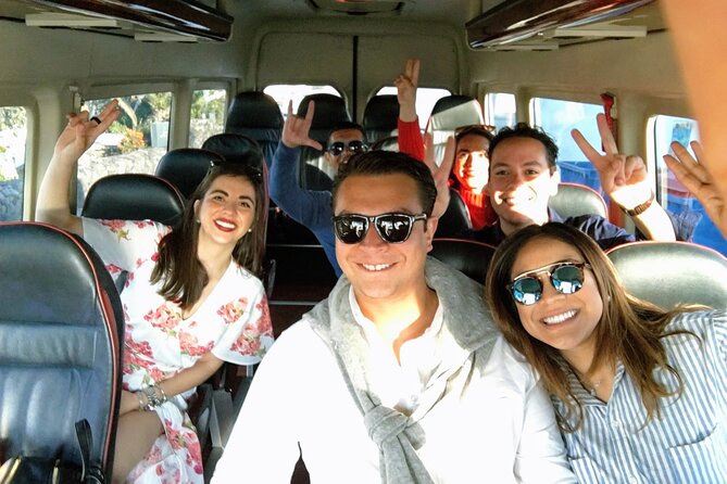 Santorini Departure Transfers & Travel Services - Why the driver communication matters