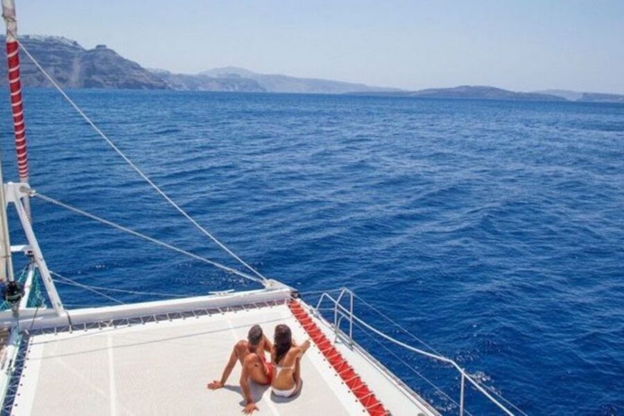 Santorini: Dream Catcher 5-hour Sailing Trip in the Caldera - FAQ