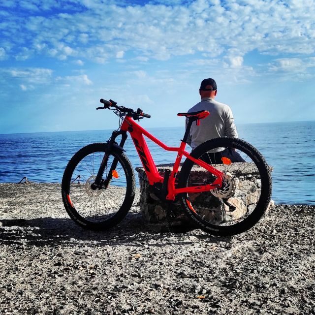 Santorini e-bike guided tours - Why e-bikes make Santorini feel like more than a day trip
