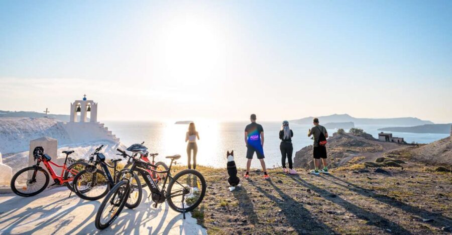 Santorini e-bike guided tours - Santorini Caldera photo stops: big views without the bus crowd