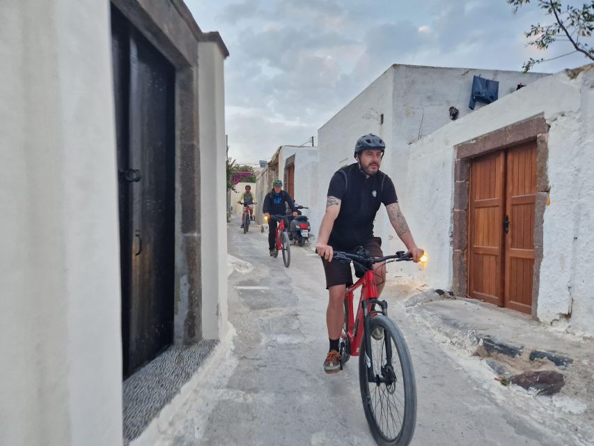 Santorini: E-bike tour experience - Key points at a glance