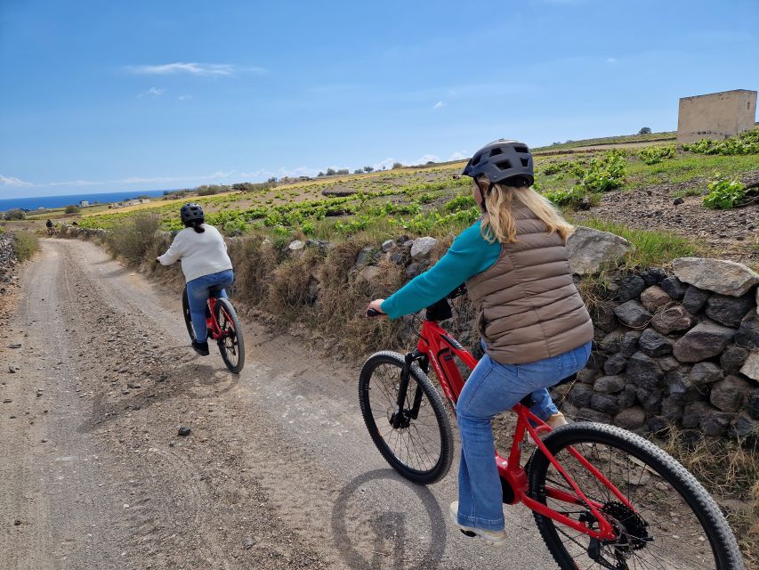 Santorini: E-bike tour experience - Megalochori’s caldera viewpoint