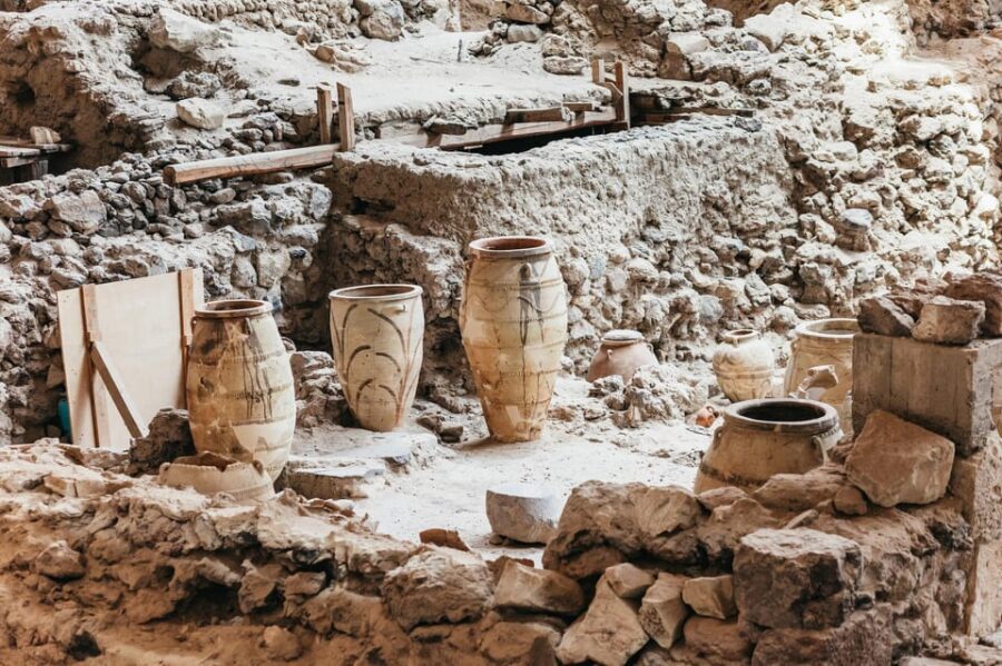 Santorini: Experience Akrotiri with a Licensed Tour Guide - A 70-minute route through paved streets and squares