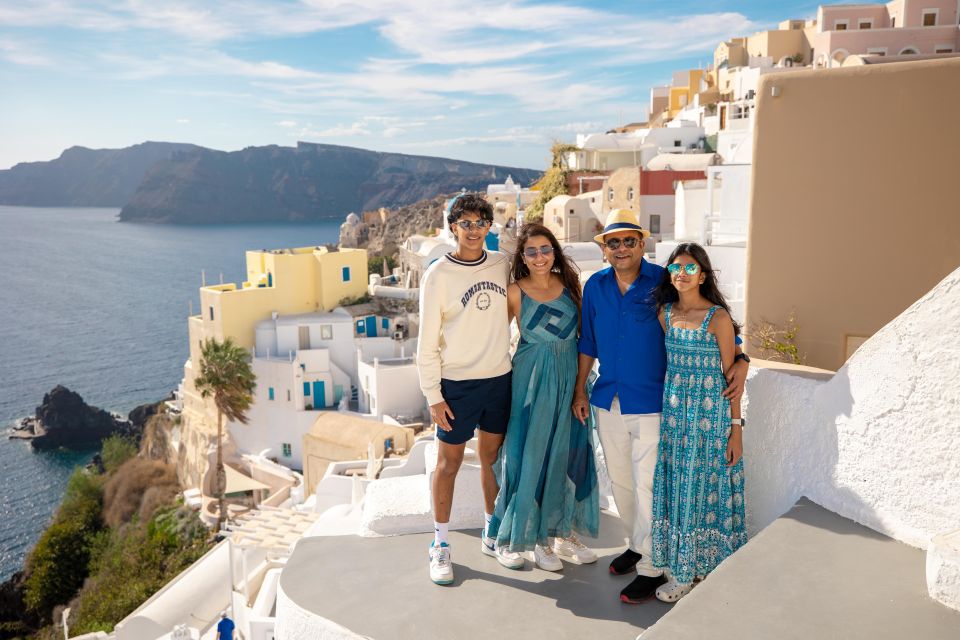 Santorini Family Photoshoot (Oia Village) - Key points to know before booking